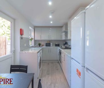 1 bedroom in a house share to rent - Photo 4