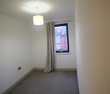 2 Bedroom Flat - Photo 4