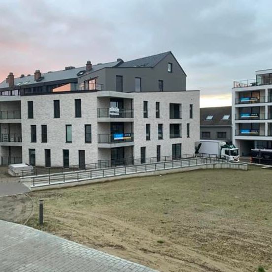 Appartement te huur - Photo 1