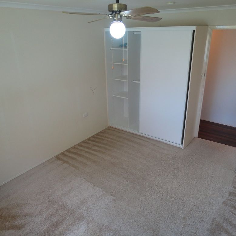 Large Family House, Save Hundred dollars each month on electricity bill! - Photo 1