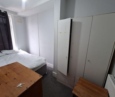 1 bedroom house of multiple occupation to rent - Photo 6