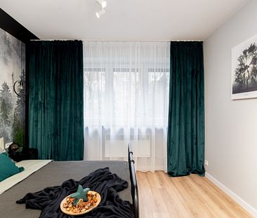 Nowoczesne, z ogródkiem w centrum Krakowa - Photo 2