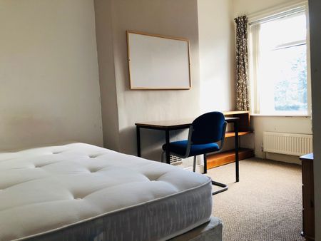 4 Bed Terraced House, Naburn Street, M13 - Photo 2