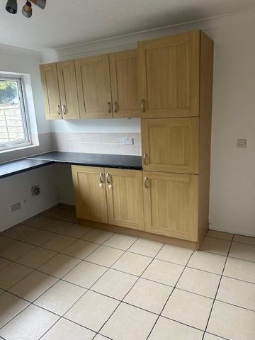 2 bedroom semi-detached house to rent - Photo 4