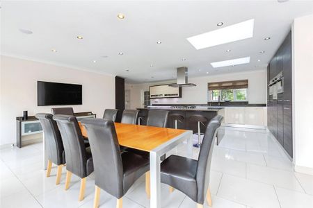 7 bedroom detached house to rent - Photo 3
