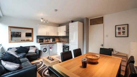 Portland Grove – Room 2 - Photo 2