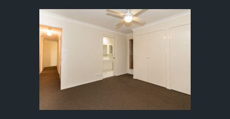 Walk to the Beach & Shops – Relaxed Kingscliff Living - Photo 5