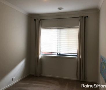 “Splendid 4Br Home in Arndel, Truganina!” - Photo 1