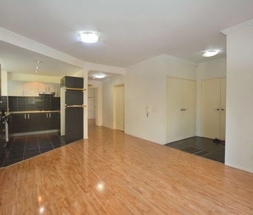 Ground floor modern unit with courtyard - Photo 2
