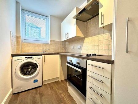 Flat B, Skipton Street, Morecambe, LA4 - Photo 4