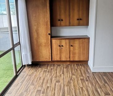 LOCK AND LEAVE !! Otahuhu 3BR Apartment w/ Balcony - Photo 3