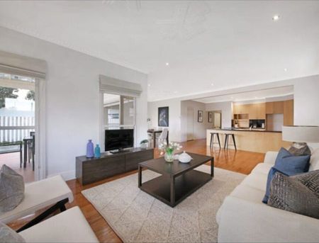 Oakleigh South - Photo 2