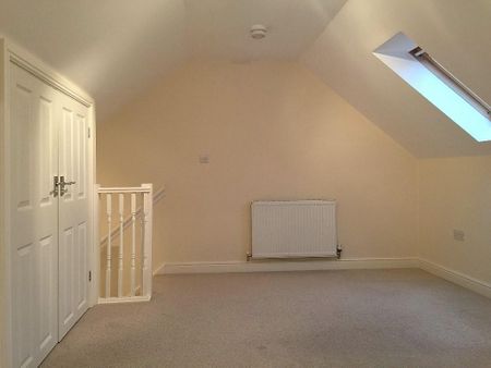 2 bedroom flat to rent - Photo 2