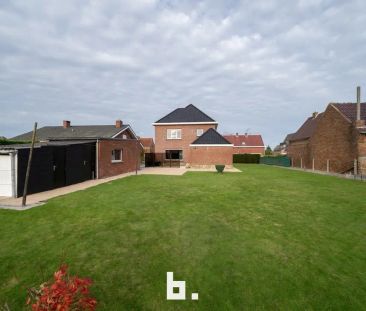 Ruime gezinswoning op een zonnig perceel - Photo 1