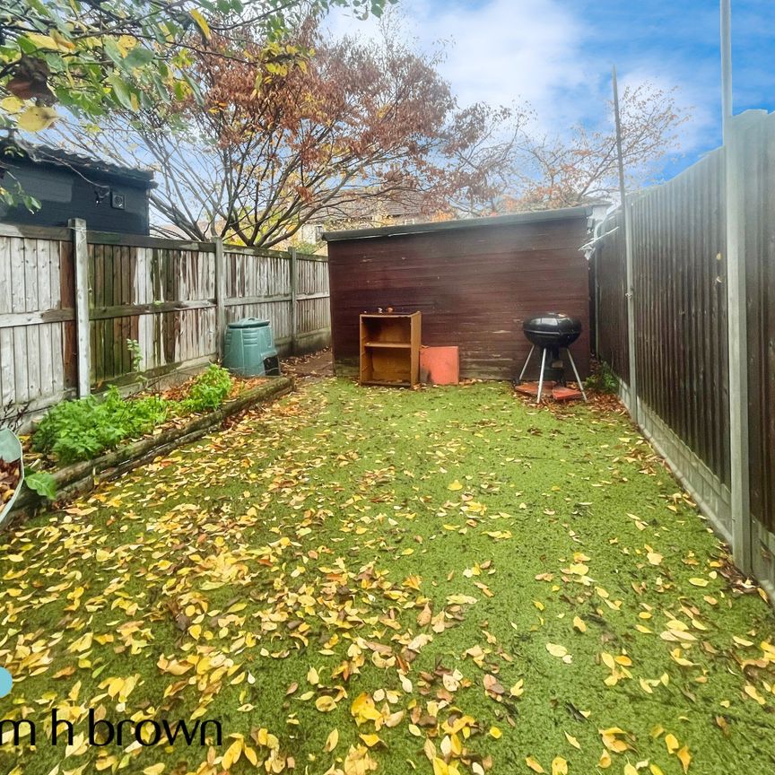 Richmond Road, Romford - Photo 1