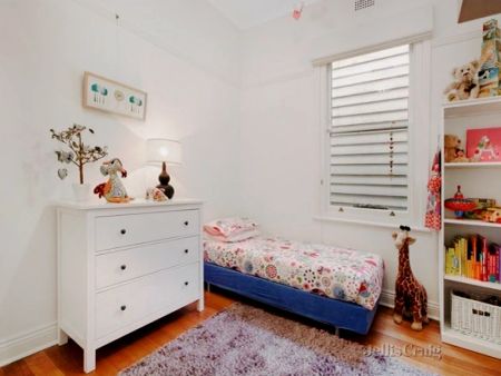 2 Bed, 1 Bath - Photo 3