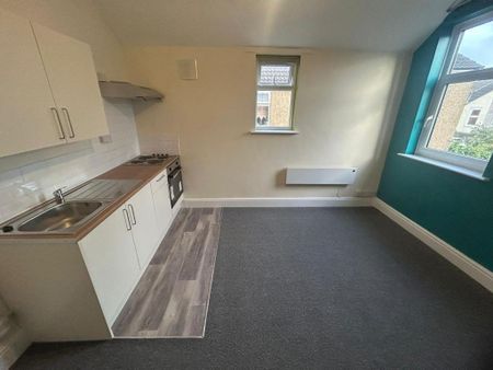 1 bedroom flat to rent - Photo 5