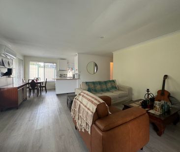 Eagleby - Photo 2