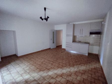 Location Appartement 2 pièces 55m² MILLAU 12100 - Photo 2