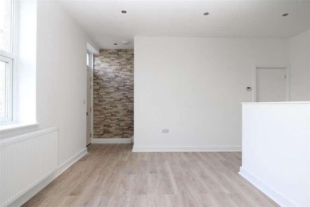 Centre Street, Heckmondwike, WF16 - Photo 2