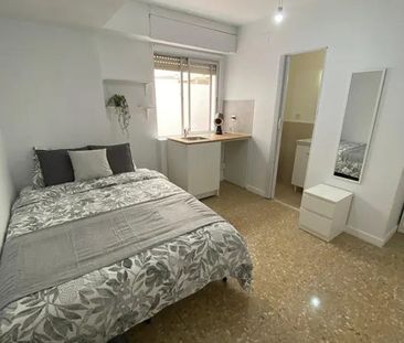 Carrer Joan Lluis Vives, Manises, Valencian Community 46940 - Photo 6