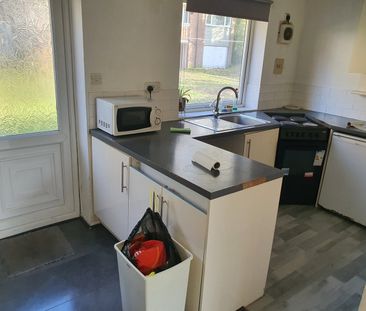 2 Bed Maisonette, Linden Court, LU2 - Photo 6