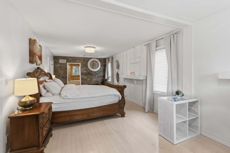 For Lease - 18 Pleasant Valley, Brampton, Ontario - Photo 3