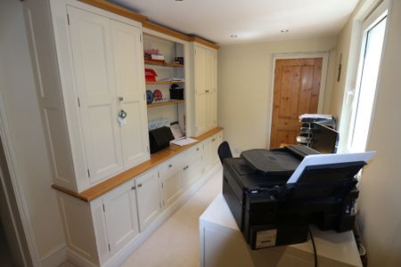 Four Bedroom Detached House to Rent in Chelmsford - Photo 3