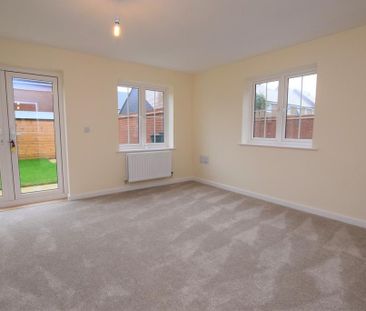 3 bedroom semi-detached house to rent - Photo 1