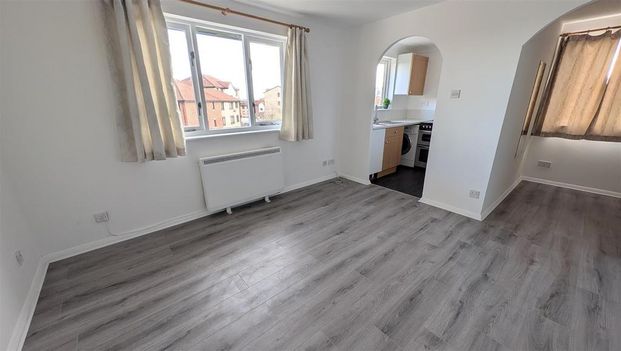 1 bedroom flat to rent - Photo 1