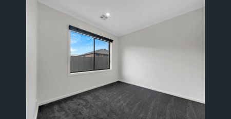 Elegant Family Living in a Prime Wollert Location - Photo 2