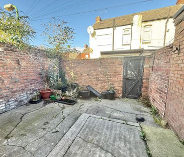 3 bedroom end of terrace house to rent - Photo 6