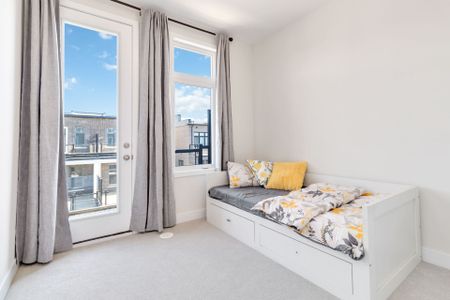 For Lease - 3051 Meadowridge Drive, Oakville, Ontario - Photo 4