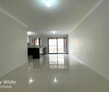 Spacious Family Duplex - Photo 6