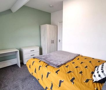 4 bedroom private hall to rent - Photo 4