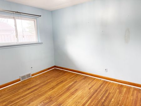 For Lease - 6427 Burdette Drive, Niagara Falls, Ontario - Photo 2