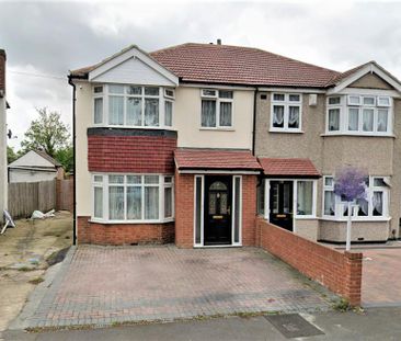 3 bedroom semi-detached house to rent - Photo 6