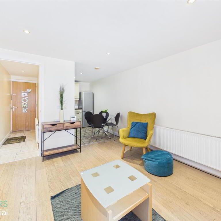 Apt 7, Elm Court, Beersbridge Road, Belfast, BT5 5DS - Photo 1