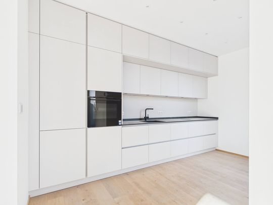 Traumhafte 2-Zimmer-Neubauwohnung im DG mit großer Terrasse | klimatisiert | Nähe U3 & Wilhelminenberg - Photo 1