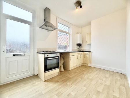 2 bedroom terraced house to rent - Photo 4