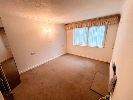 2 bedroom retirement property to rent - Photo 3