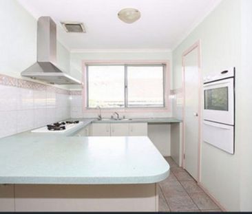 Charming Family Home for Rent - Photo 2