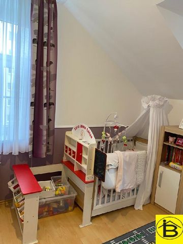 15380 Außergewöhnliche Innenstadtlage, neu renoviert, 5 Minuten zum Bahnhof, Altbau, Lift! - Photo 3