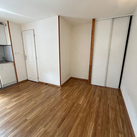 Location Appartement 1 pièce 16m² - Photo 3