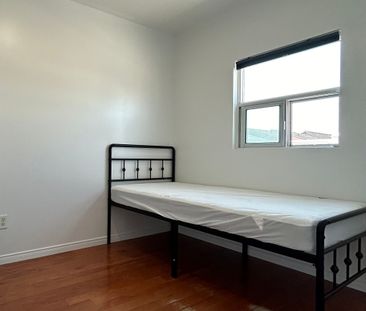 For Lease - 306 Cook Rd Road Unit# Master Bedroom, 3rd floor, Toron... - Photo 1