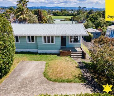 Charming 3-Bedroom Home with Spacious Lawn - Photo 4