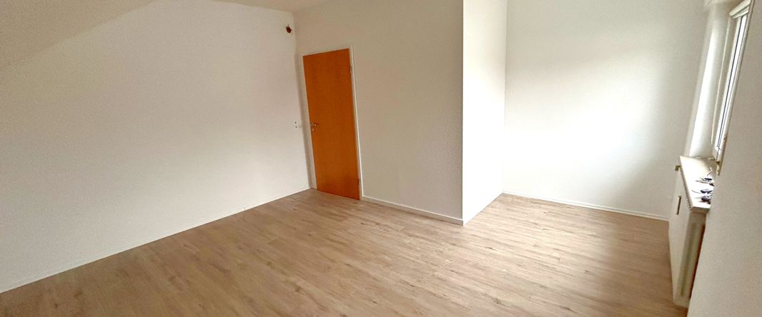 Mitbewohner gesucht. WG-Zimmer in renovierter Wohnung zu vermieten - Photo 1