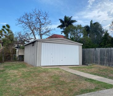 Charming Wynnum Cottage - Photo 3