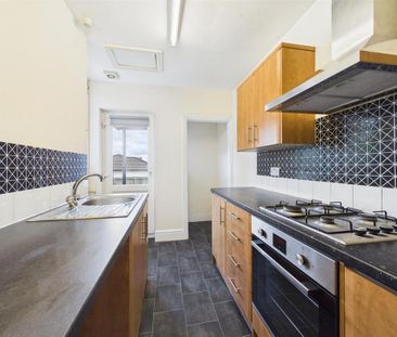 3 bedroom terraced house to rent - Photo 2