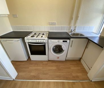 £700 PCM, Furnished One Bedroom First Floor Flat in Partridge Road,... - Photo 5